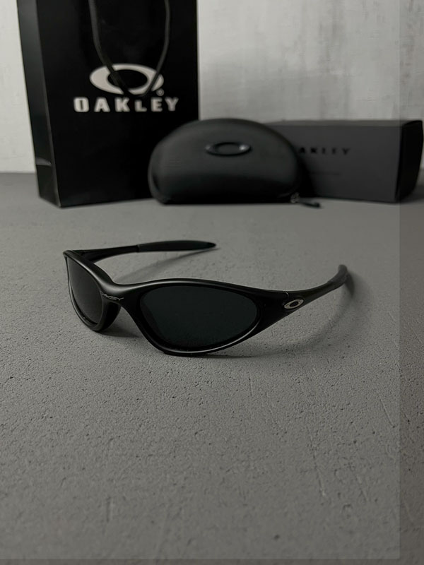 OAKLEY MINUTE